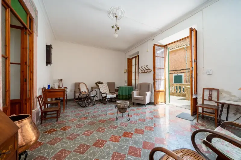 Casa de pueblo con gran potencial en Santa Maria del Camí, foto 2