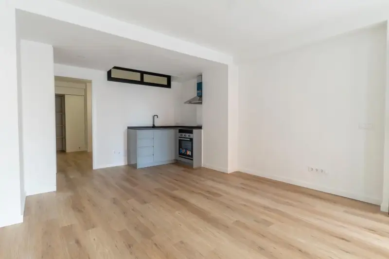 Zur Wohnung umgebaute Gewerbefläche in El Terreno zu verkaufen, Foto 2
