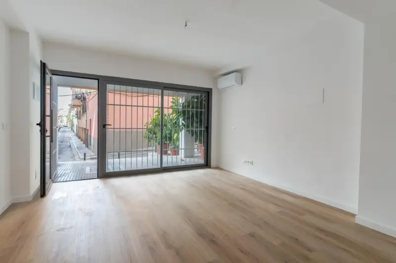 Zur Wohnung umgebaute Gewerbefläche in El Terreno zu verkaufen