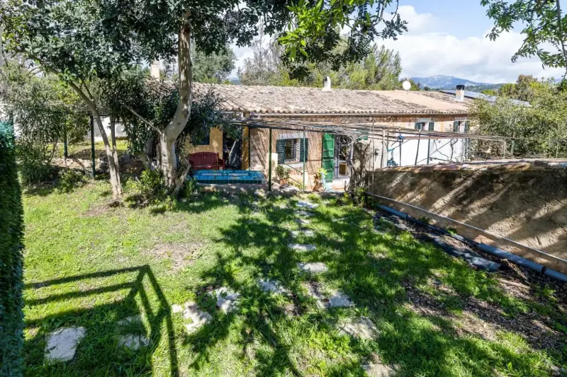 Landgut mit Bewohnbarkeitsbescheinigung, Pool und in der Nähe von Palma zu verkaufen